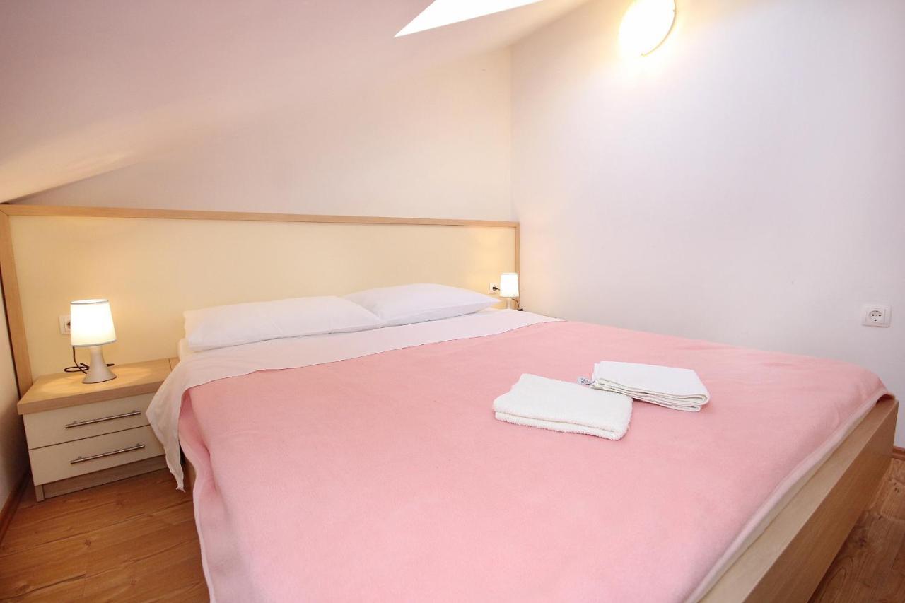Apartments By The Sea Vlasici, Pag - 9324 Zewnętrze zdjęcie